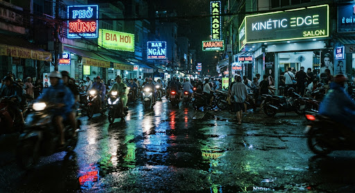 Không gian salon Kinetic Edge